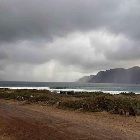 דירות Famara, Apto. En Zona Tranquila A 200M Del Mar. מראה חיצוני תמונה