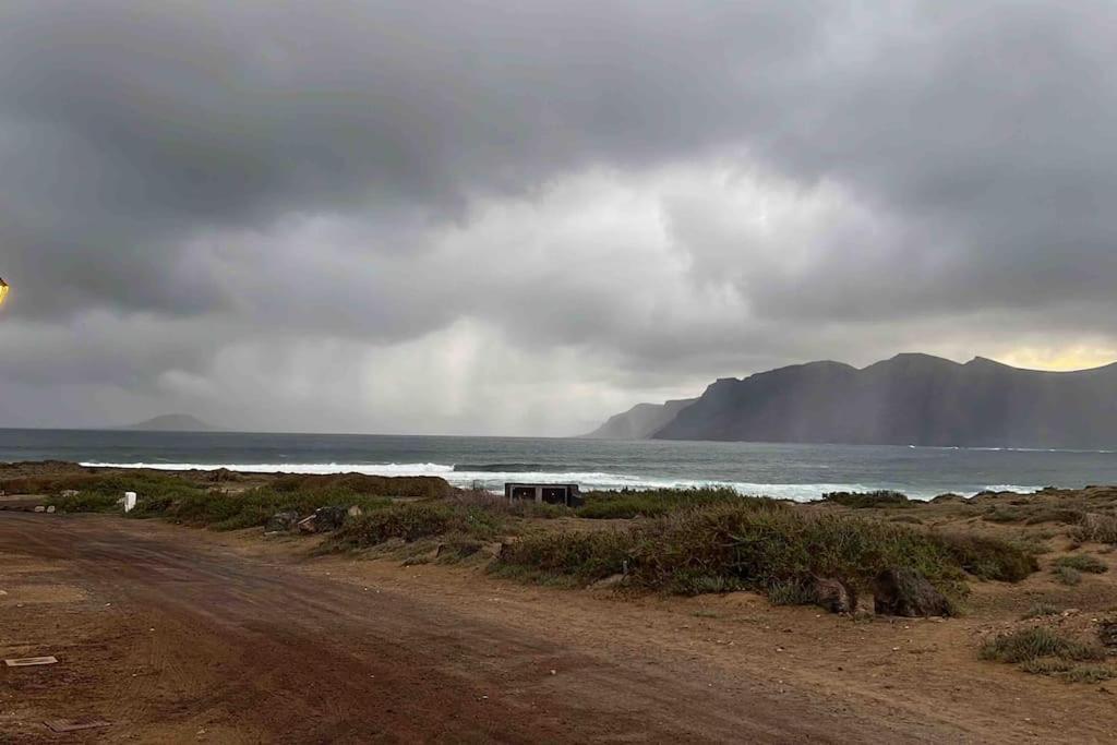 דירות Famara, Apto. En Zona Tranquila A 200M Del Mar. מראה חיצוני תמונה